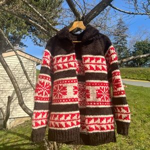 Vintage Hand Knit 100% Wool Cowichan Sweater Cadigan | Snow Flake Nature Scene|